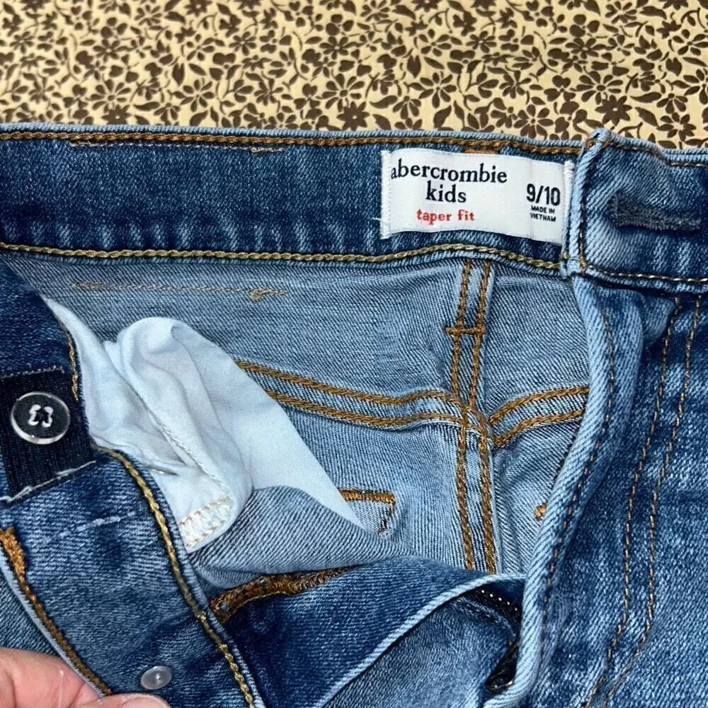 Abercrombie kids camo patch jeans 9/10